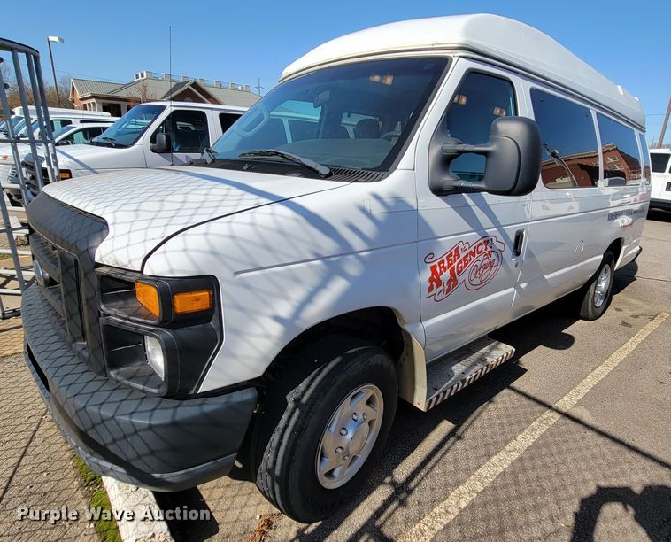 image for item FL9161 2011 Ford E350 Super Duty  handicap accessible van