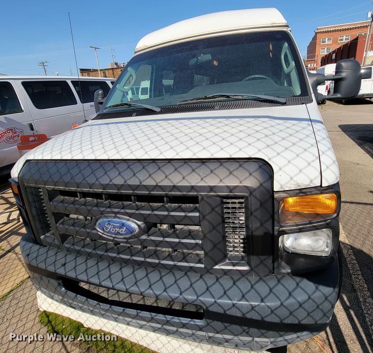 image for item FL9161 2011 Ford E350 Super Duty  handicap accessible van