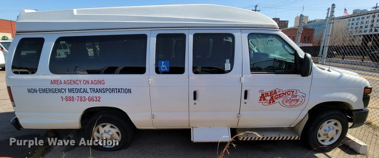 image for item FL9161 2011 Ford E350 Super Duty  handicap accessible van