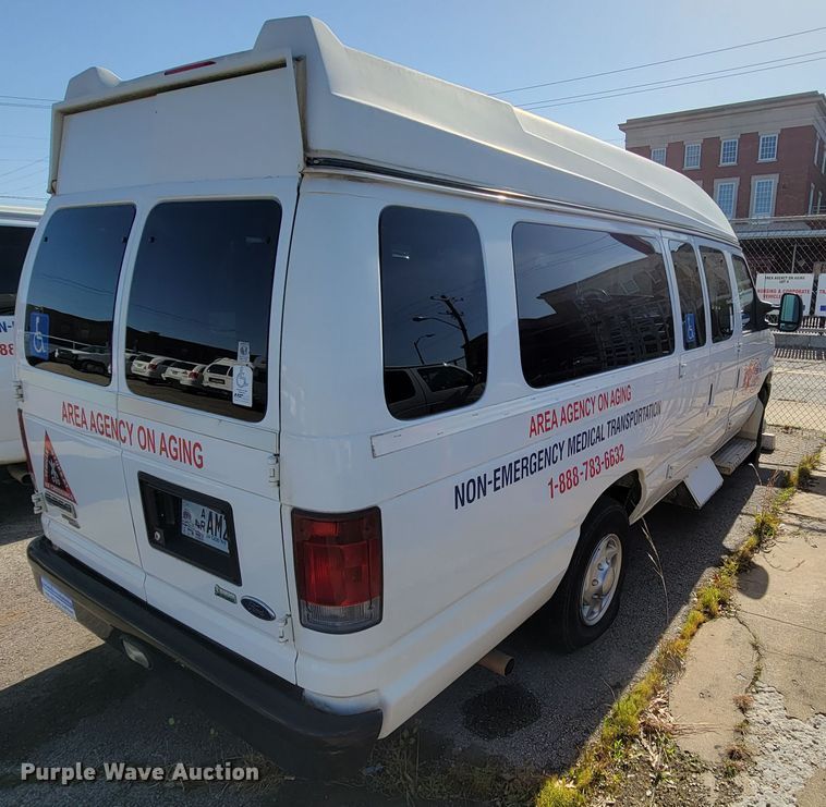 image for item FL9161 2011 Ford E350 Super Duty  handicap accessible van