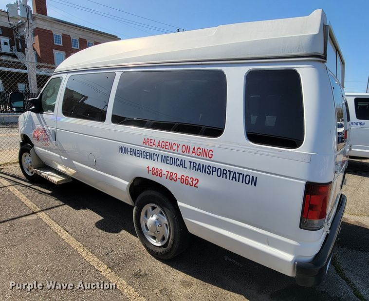 image for item FL9161 2011 Ford E350 Super Duty  handicap accessible van