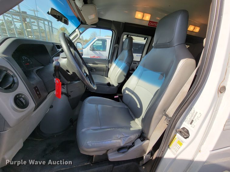 image for item FL9161 2011 Ford E350 Super Duty  handicap accessible van