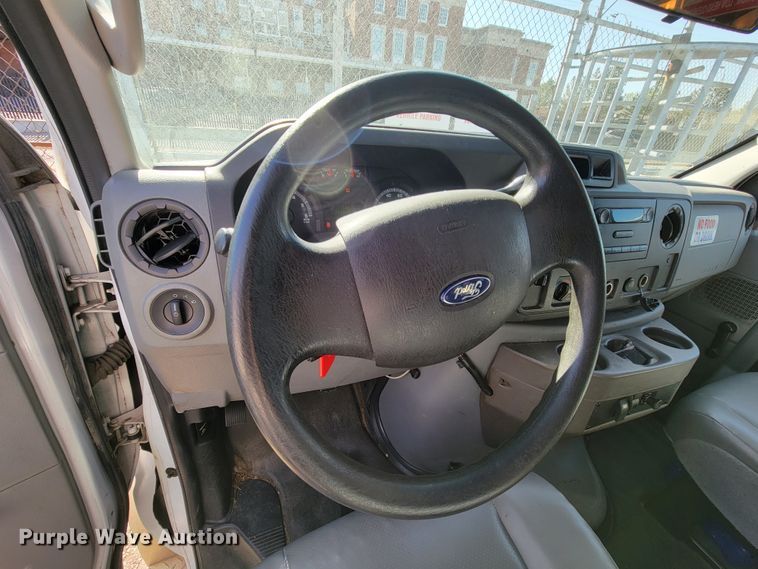 image for item FL9161 2011 Ford E350 Super Duty  handicap accessible van