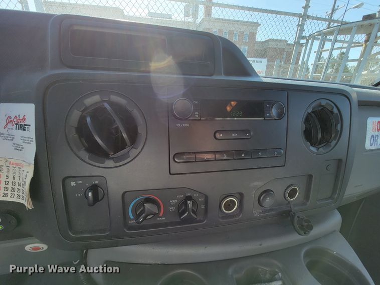 image for item FL9161 2011 Ford E350 Super Duty  handicap accessible van