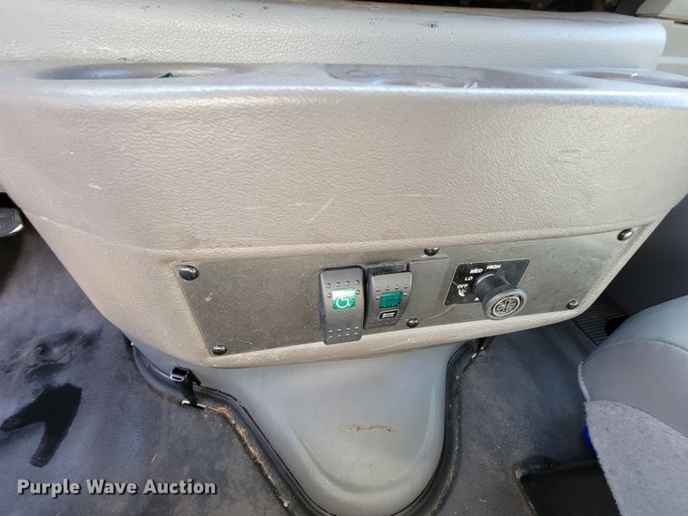 image for item FL9161 2011 Ford E350 Super Duty  handicap accessible van