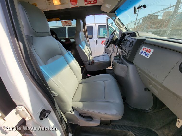 image for item FL9161 2011 Ford E350 Super Duty  handicap accessible van