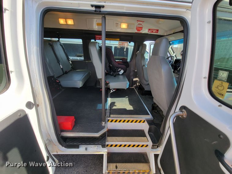 image for item FL9161 2011 Ford E350 Super Duty  handicap accessible van