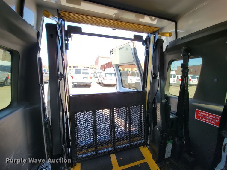 image for item FL9161 2011 Ford E350 Super Duty  handicap accessible van