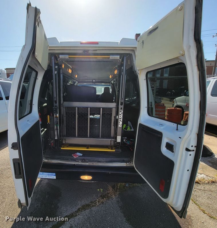 image for item FL9161 2011 Ford E350 Super Duty  handicap accessible van