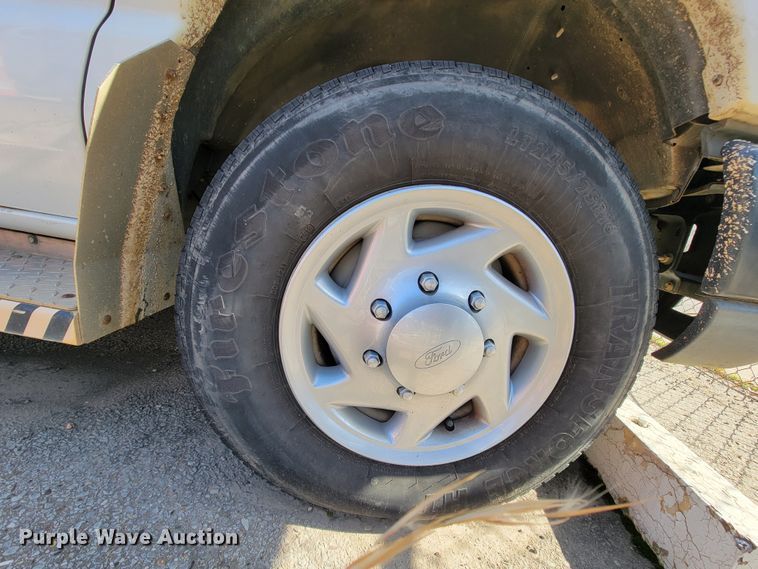 image for item FL9161 2011 Ford E350 Super Duty  handicap accessible van