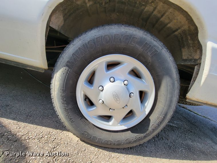 image for item FL9161 2011 Ford E350 Super Duty  handicap accessible van