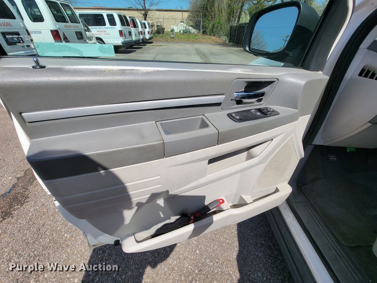 image for item FL9162 2010 Dodge Grand Caravan  van