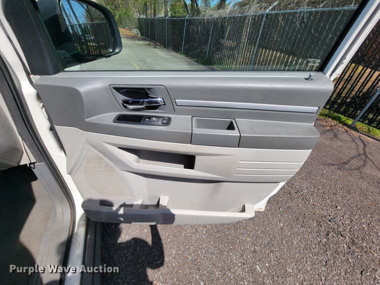 image for item FL9162 2010 Dodge Grand Caravan  van