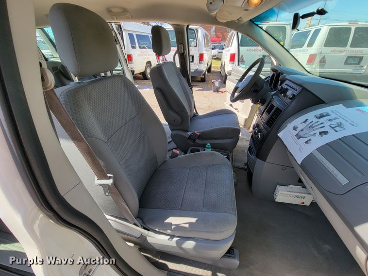 image for item FL9162 2010 Dodge Grand Caravan  van