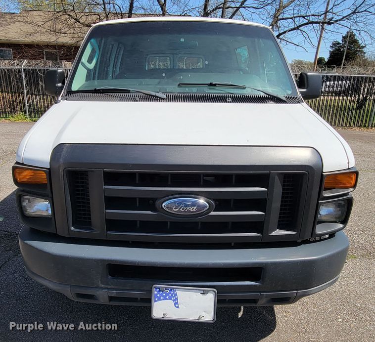 image for item FL9163 2010 Ford E350 Super Duty  van