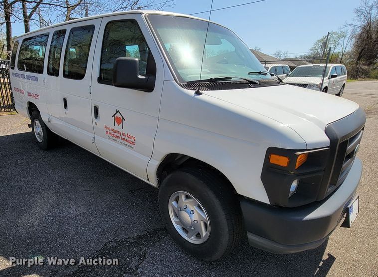 image for item FL9163 2010 Ford E350 Super Duty  van