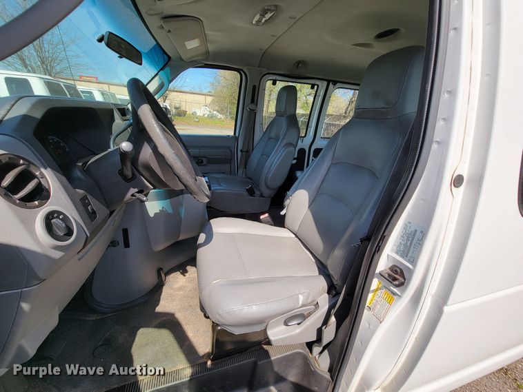 image for item FL9163 2010 Ford E350 Super Duty  van
