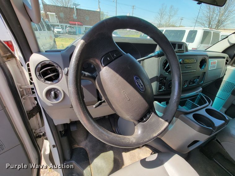 image for item FL9163 2010 Ford E350 Super Duty  van