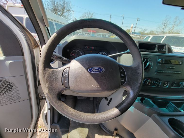 image for item FL9163 2010 Ford E350 Super Duty  van