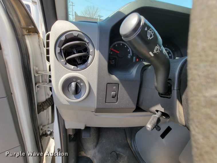 image for item FL9163 2010 Ford E350 Super Duty  van
