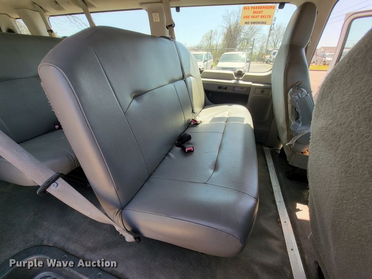 image for item FL9163 2010 Ford E350 Super Duty  van