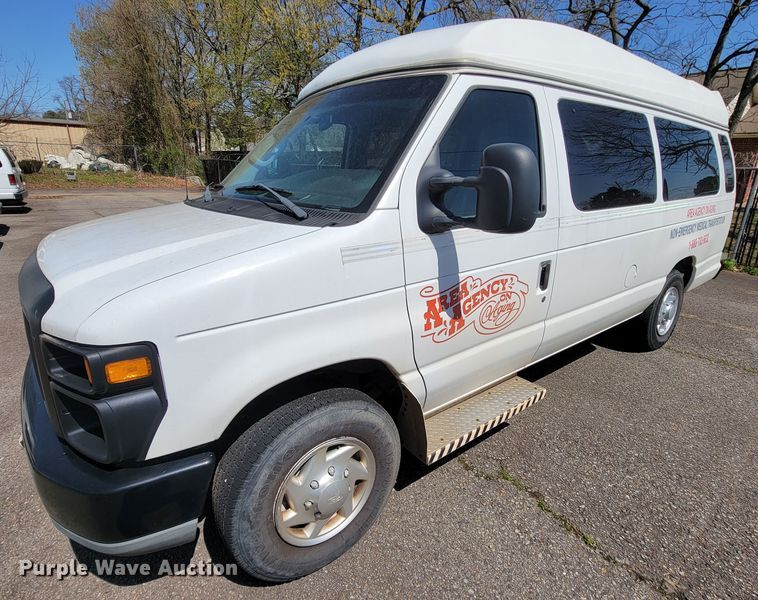 image for item FL9164 2011 Ford E350 Super Duty  handicap accessible van