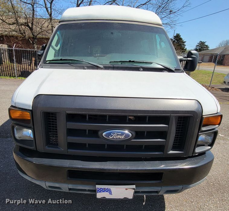 image for item FL9164 2011 Ford E350 Super Duty  handicap accessible van