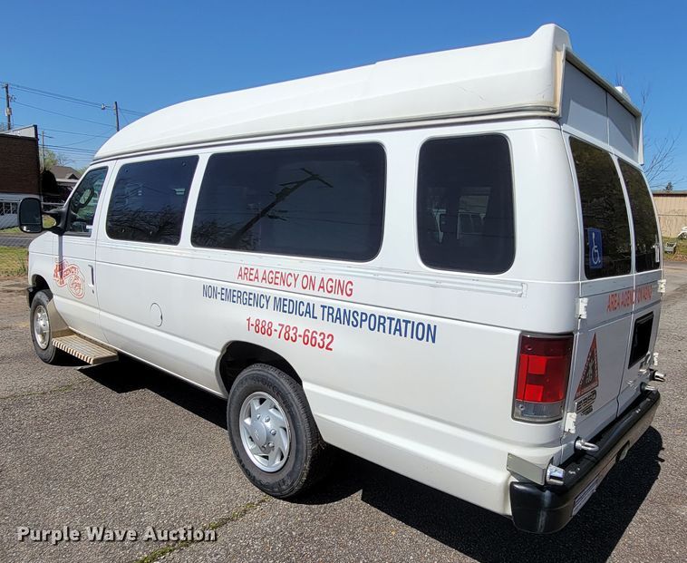 image for item FL9164 2011 Ford E350 Super Duty  handicap accessible van
