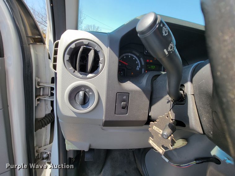 image for item FL9164 2011 Ford E350 Super Duty  handicap accessible van