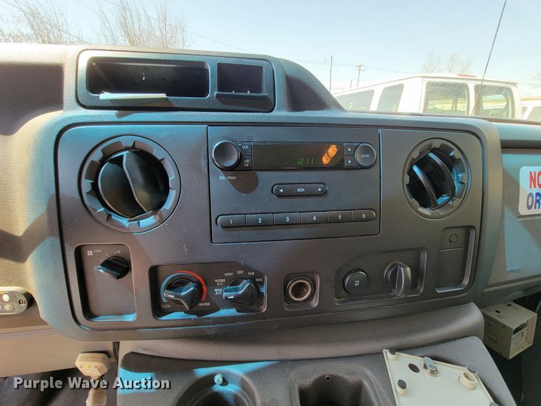 image for item FL9164 2011 Ford E350 Super Duty  handicap accessible van