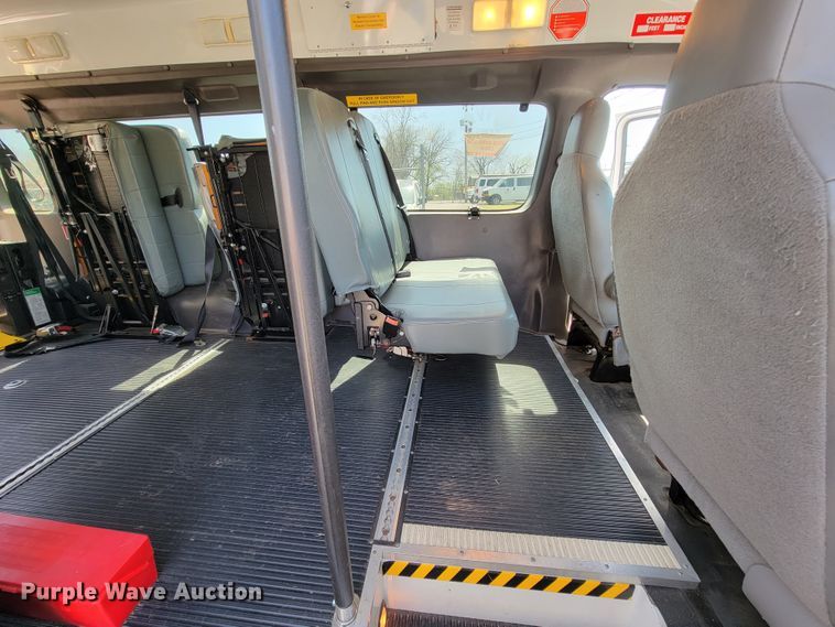 image for item FL9164 2011 Ford E350 Super Duty  handicap accessible van