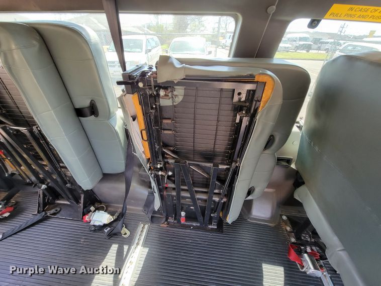 image for item FL9164 2011 Ford E350 Super Duty  handicap accessible van