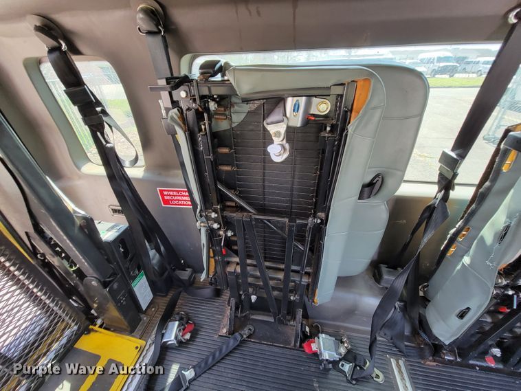 image for item FL9164 2011 Ford E350 Super Duty  handicap accessible van