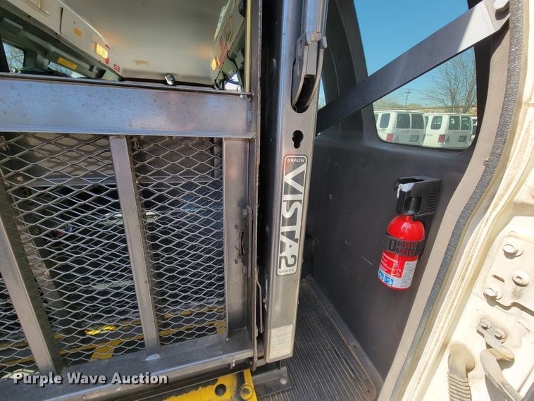 image for item FL9164 2011 Ford E350 Super Duty  handicap accessible van