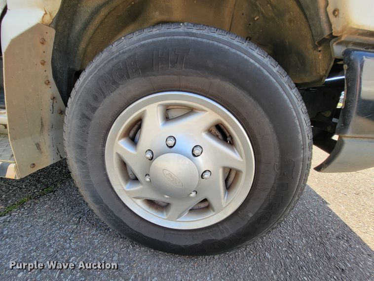 image for item FL9164 2011 Ford E350 Super Duty  handicap accessible van