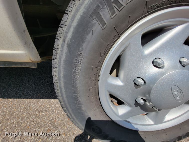 image for item FL9164 2011 Ford E350 Super Duty  handicap accessible van