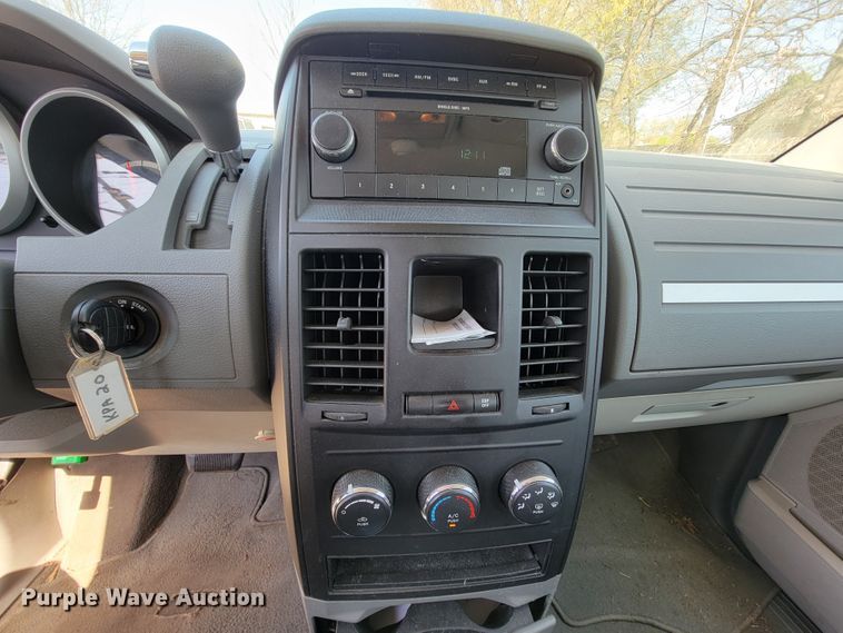 image for item FL9165 2010 Dodge Grand Caravan  van