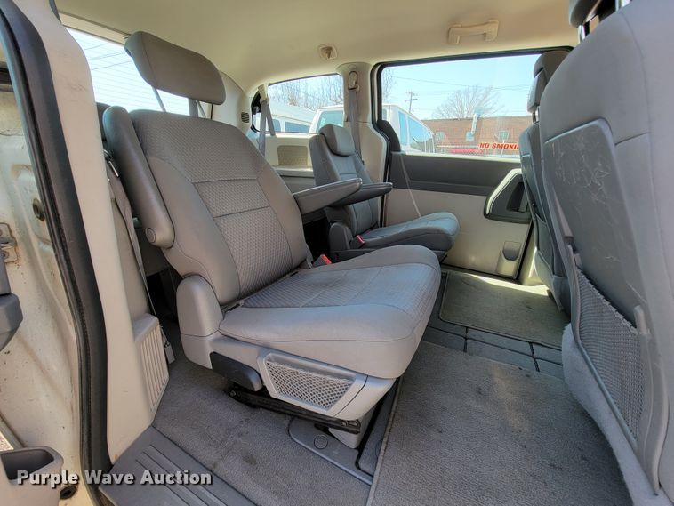 image for item FL9165 2010 Dodge Grand Caravan  van