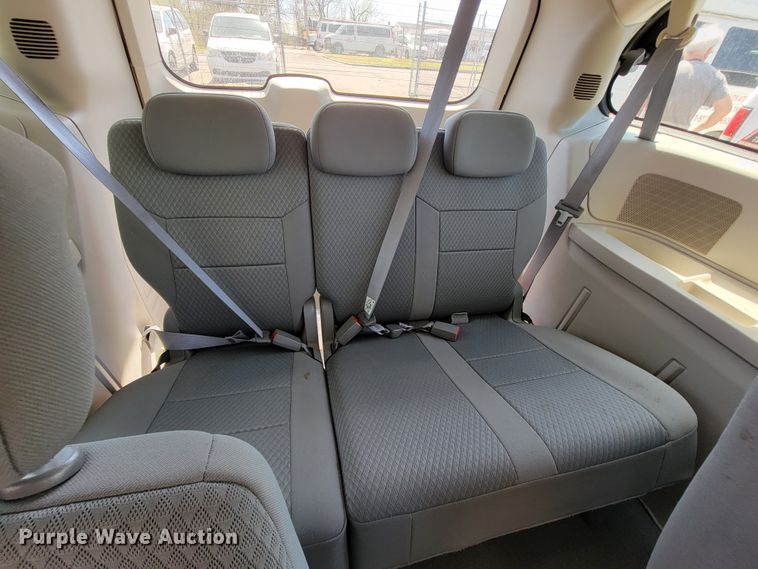 image for item FL9165 2010 Dodge Grand Caravan  van