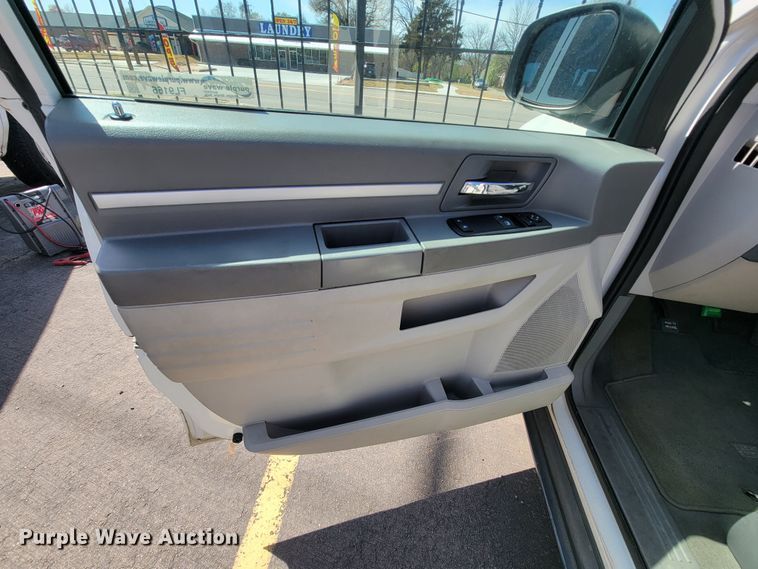 image for item FL9166 2010 Dodge Grand Caravan  van