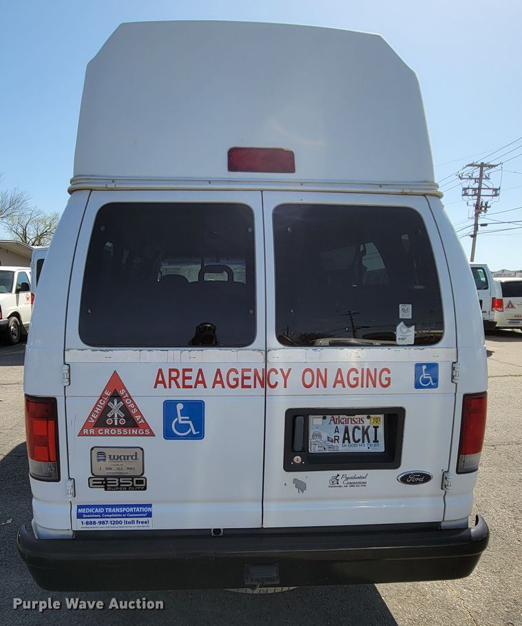 image for item FL9168 2004 Ford E350 Super Duty  handicap accessible van