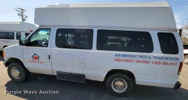 image for item FL9168 2004 Ford E350 Super Duty  handicap accessible van