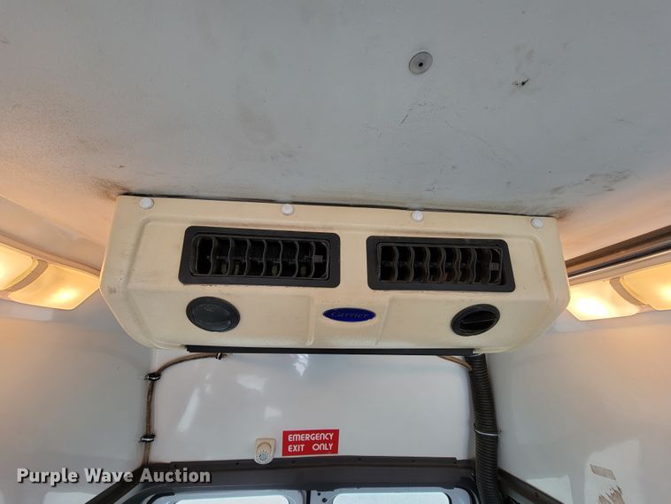 image for item FL9168 2004 Ford E350 Super Duty  handicap accessible van