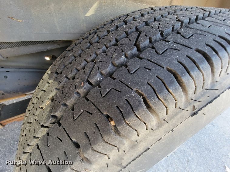 image for item FL9168 2004 Ford E350 Super Duty  handicap accessible van