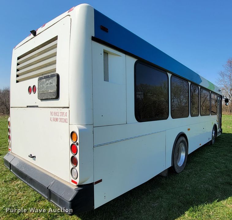 image for item FL9192 2005 Gillig G29E102R2  shuttle bus
