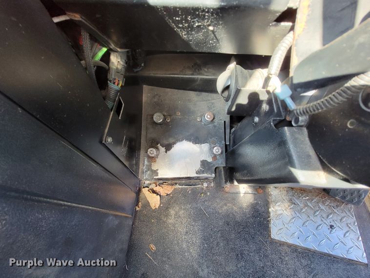 image for item FL9192 2005 Gillig G29E102R2  shuttle bus