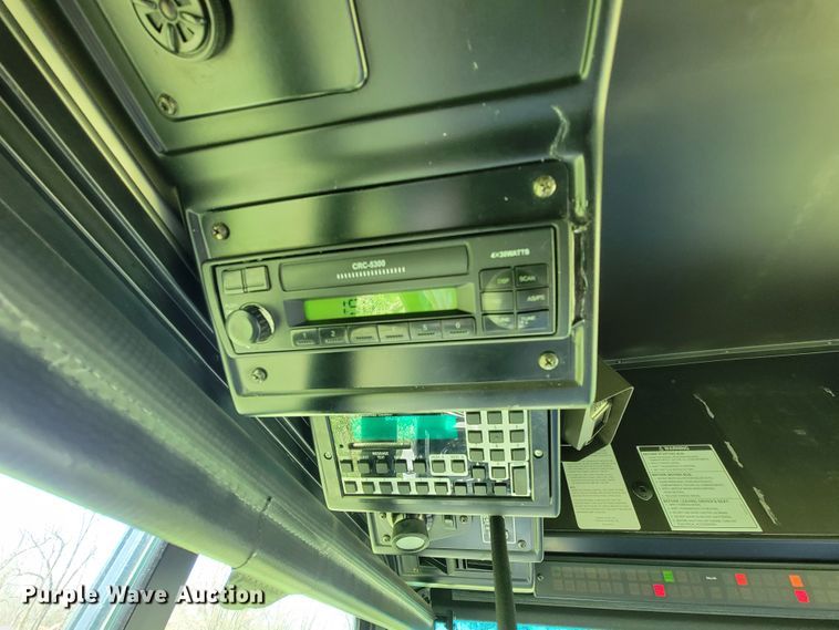 image for item FL9192 2005 Gillig G29E102R2  shuttle bus