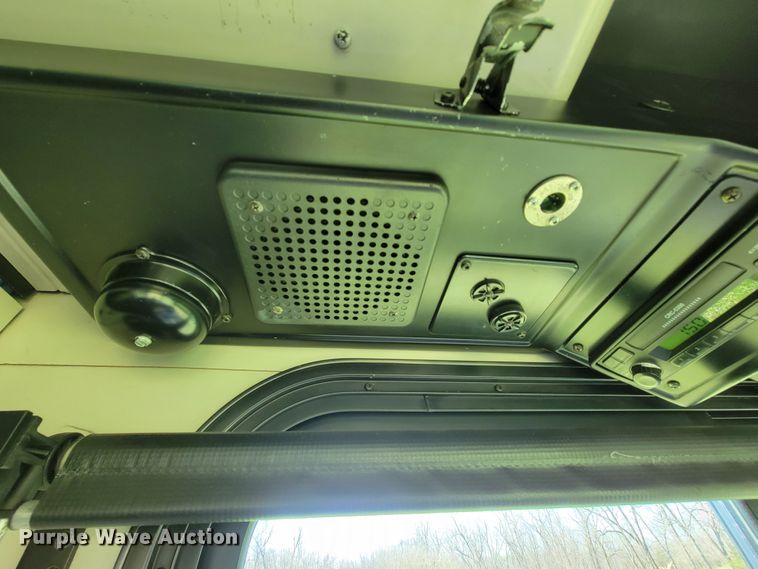 image for item FL9192 2005 Gillig G29E102R2  shuttle bus