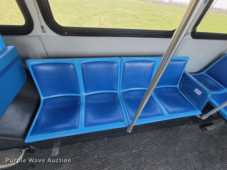 image for item FL9192 2005 Gillig G29E102R2  shuttle bus