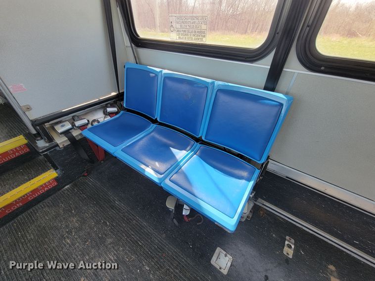 image for item FL9192 2005 Gillig G29E102R2  shuttle bus
